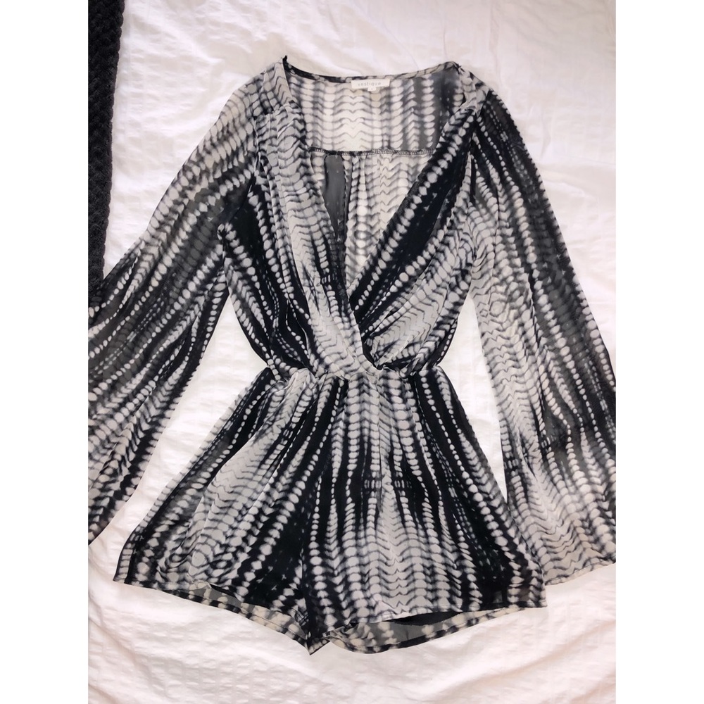 VESTIQUE Romper